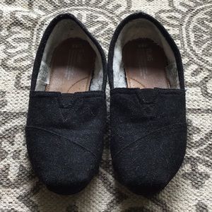 Toms black wool fur lined shoes